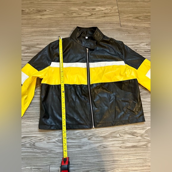 Cute faux leather bomber jacket - Picture 2 of 4